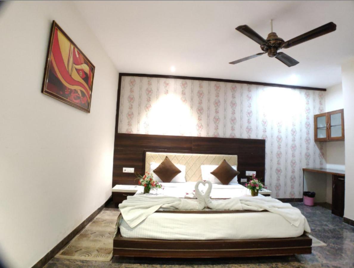 Hotel Badrika Inn Rewa Exterior foto